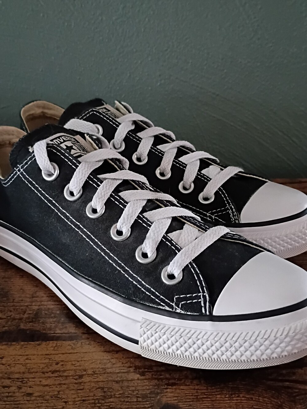 Converse All Star Low Top Chucks Womens 8/Mens 6 Black Sneakers Shoes